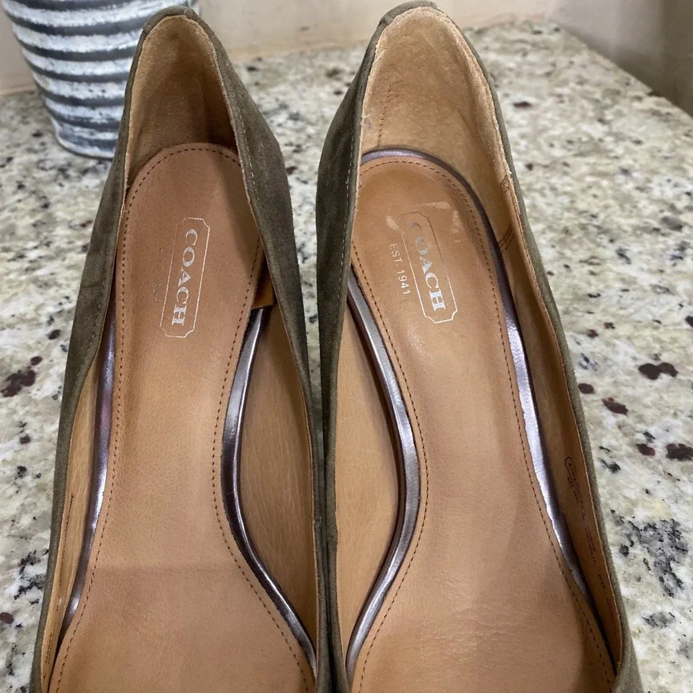 Coach Olive Green Suede Block Heel Pumps Croc‎ Embossed Heel Womens 8 B